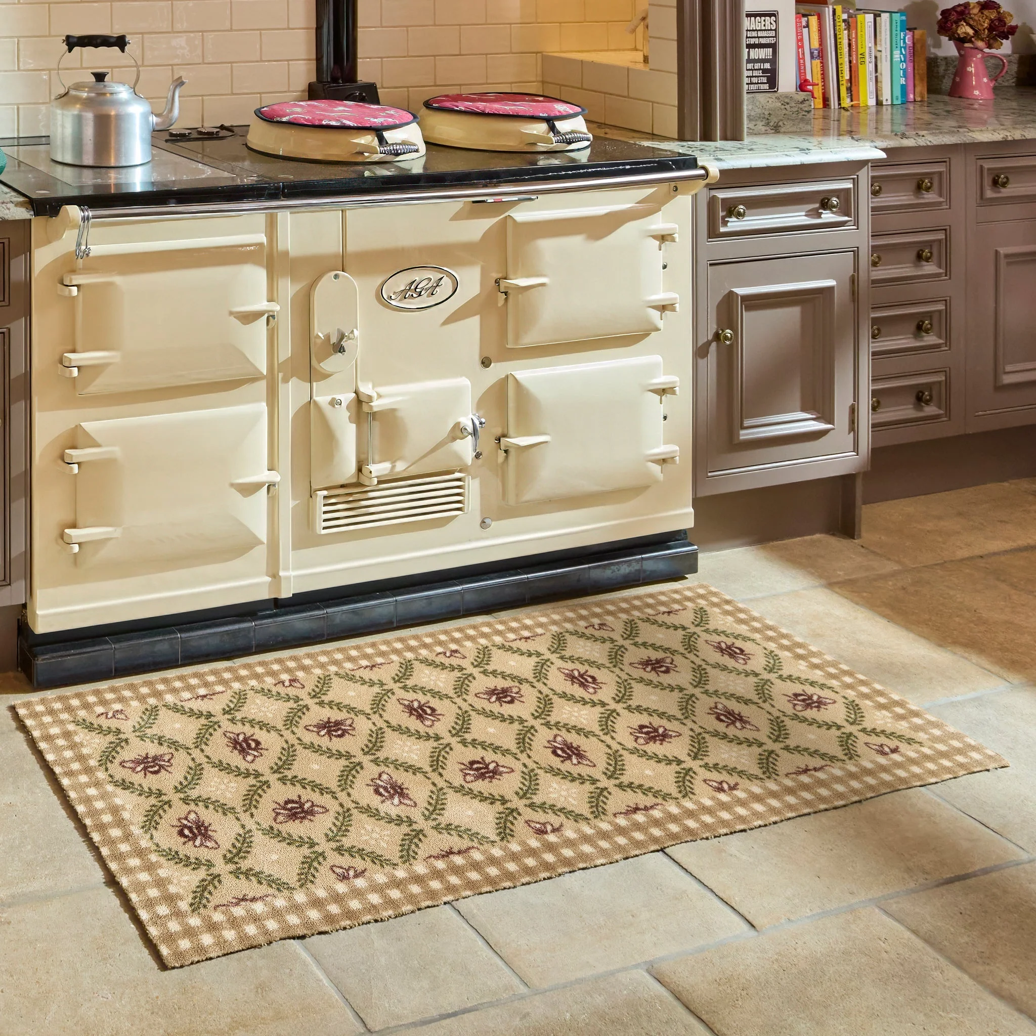 Beehive Beige Charity Runner - Image 2