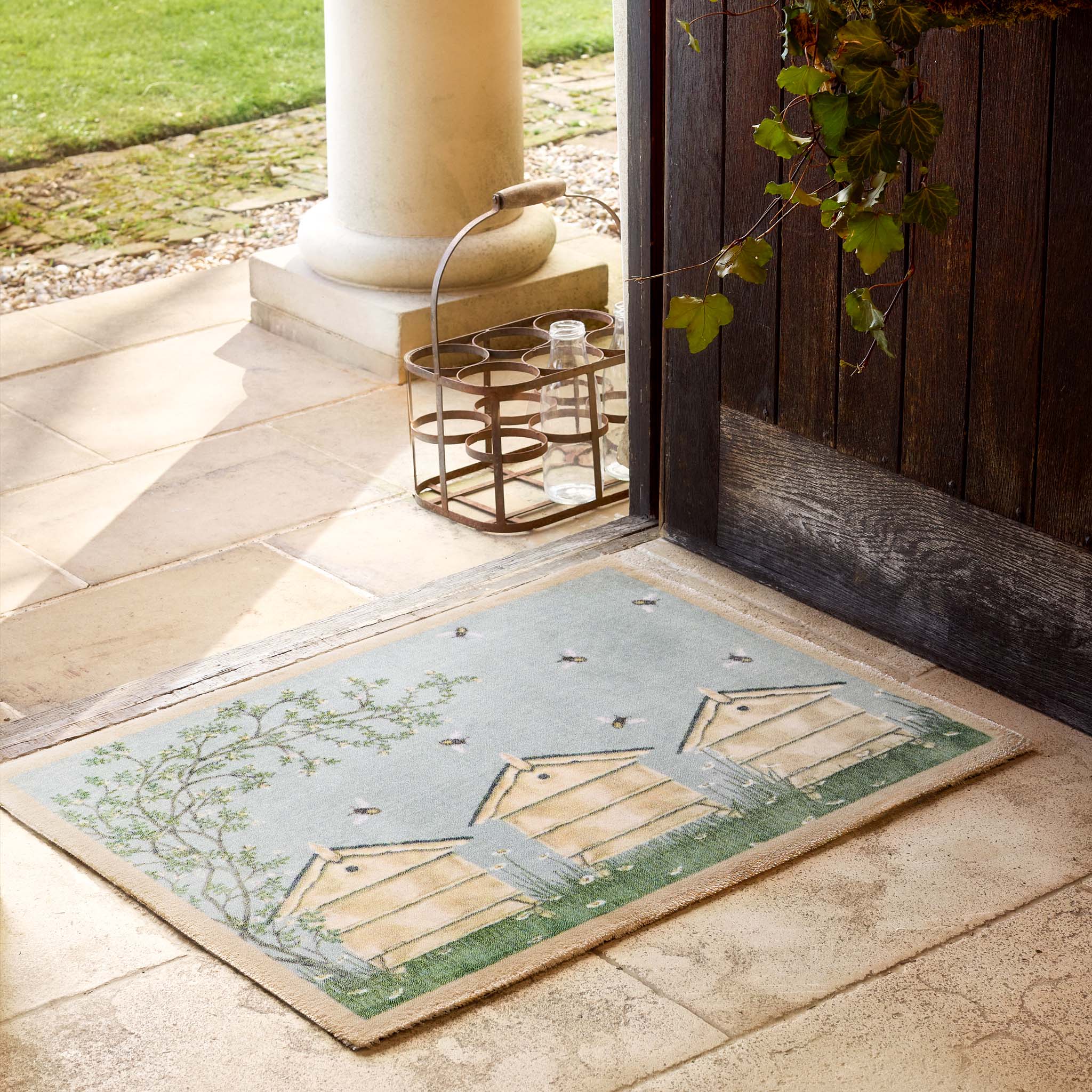 Aura Beehive Washable Doormat - Image 2
