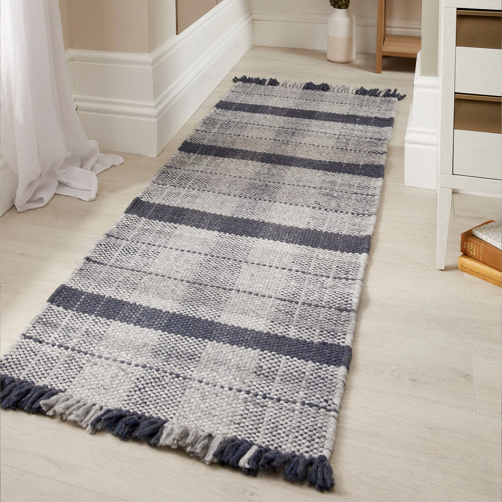 Highland Check Rug Navy - Image 5