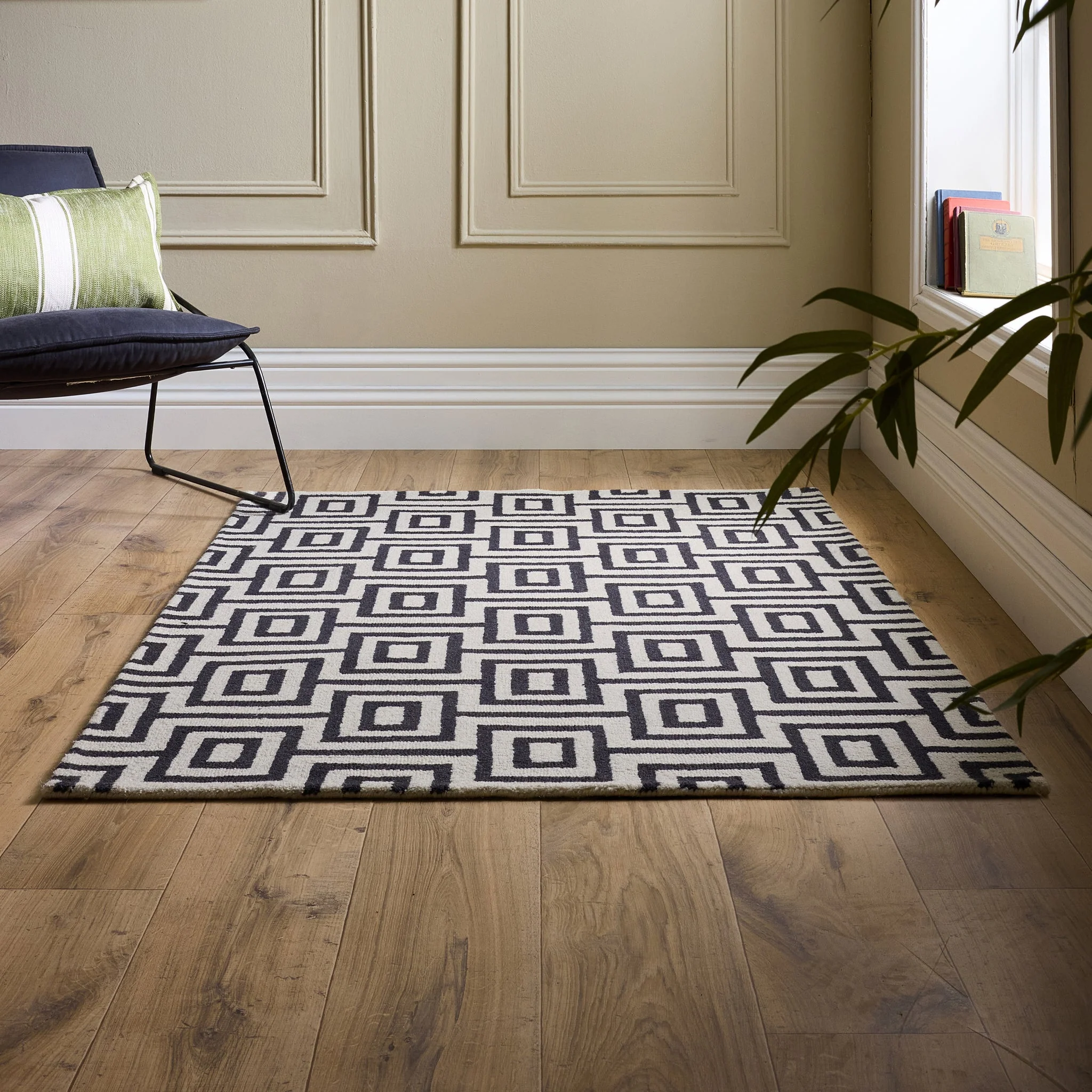 Labyrinth Rug Black/White - Image 3