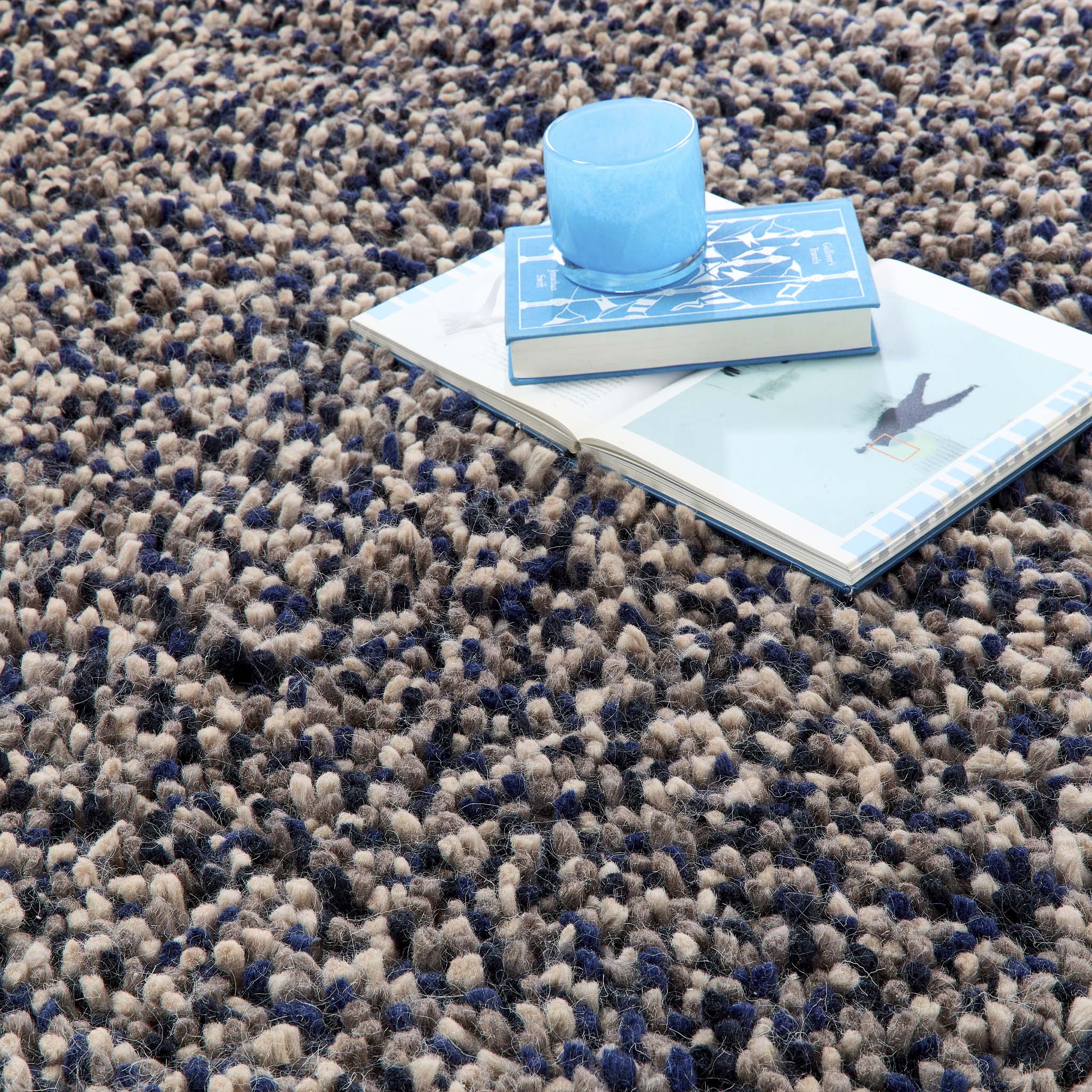Rocks Shaggy Wool Rug Navy - Image 6