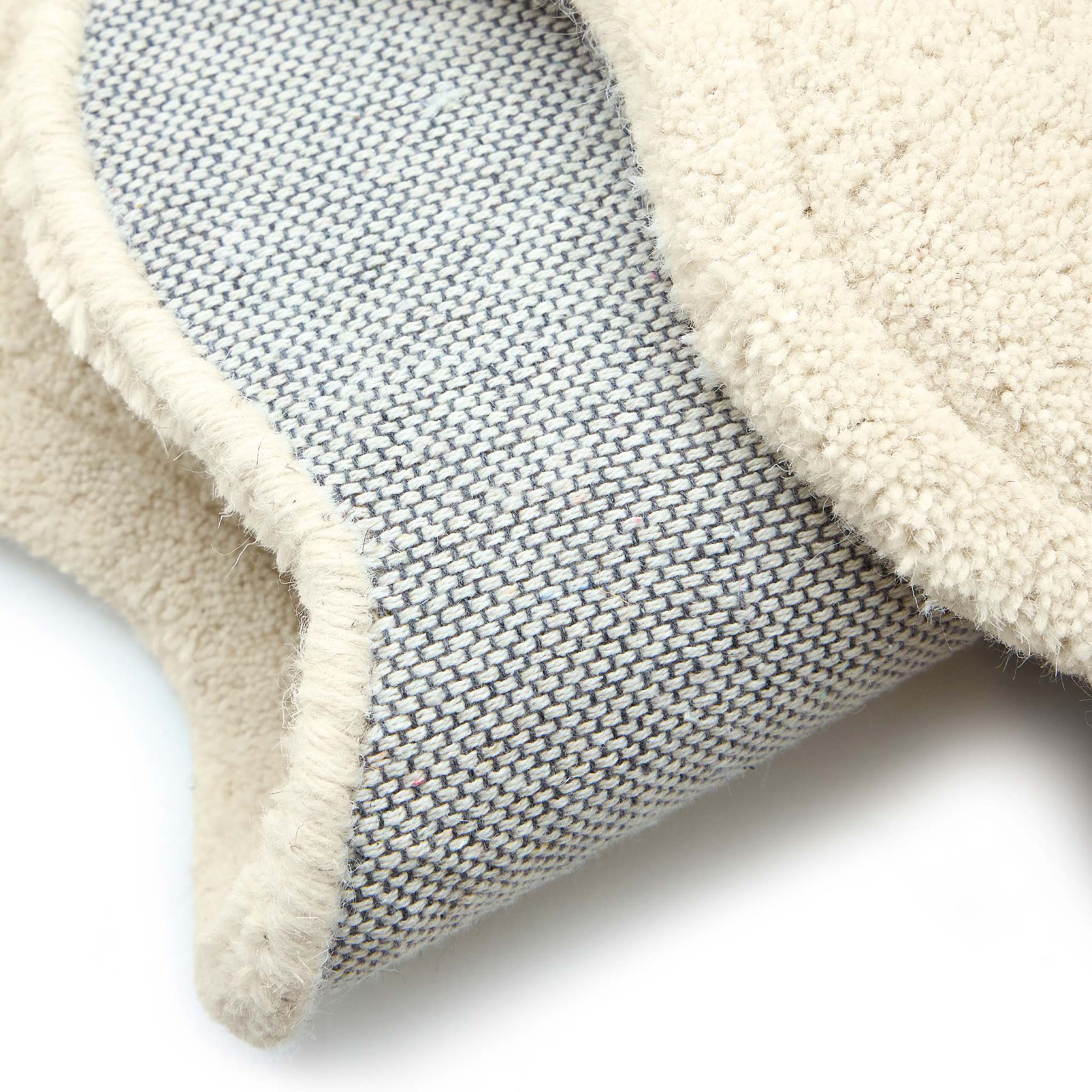 Scalloped Elsie Cream Runner - Image 4