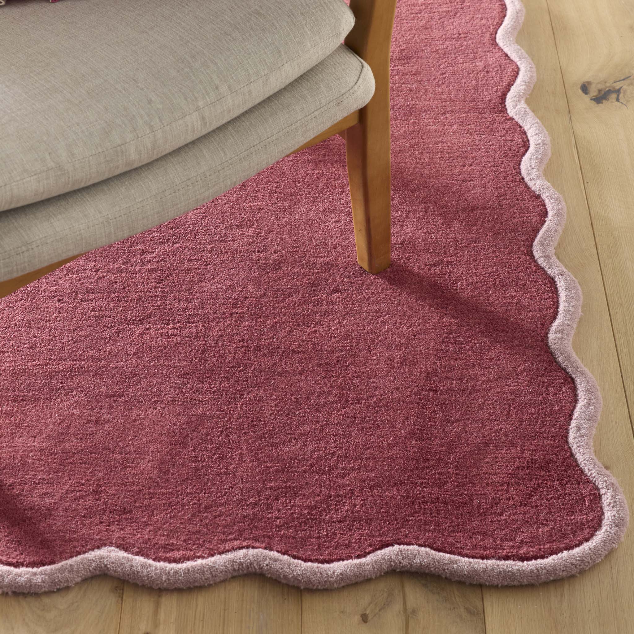 Scalloped Elsie Rug Coral/Lilac - Image 3