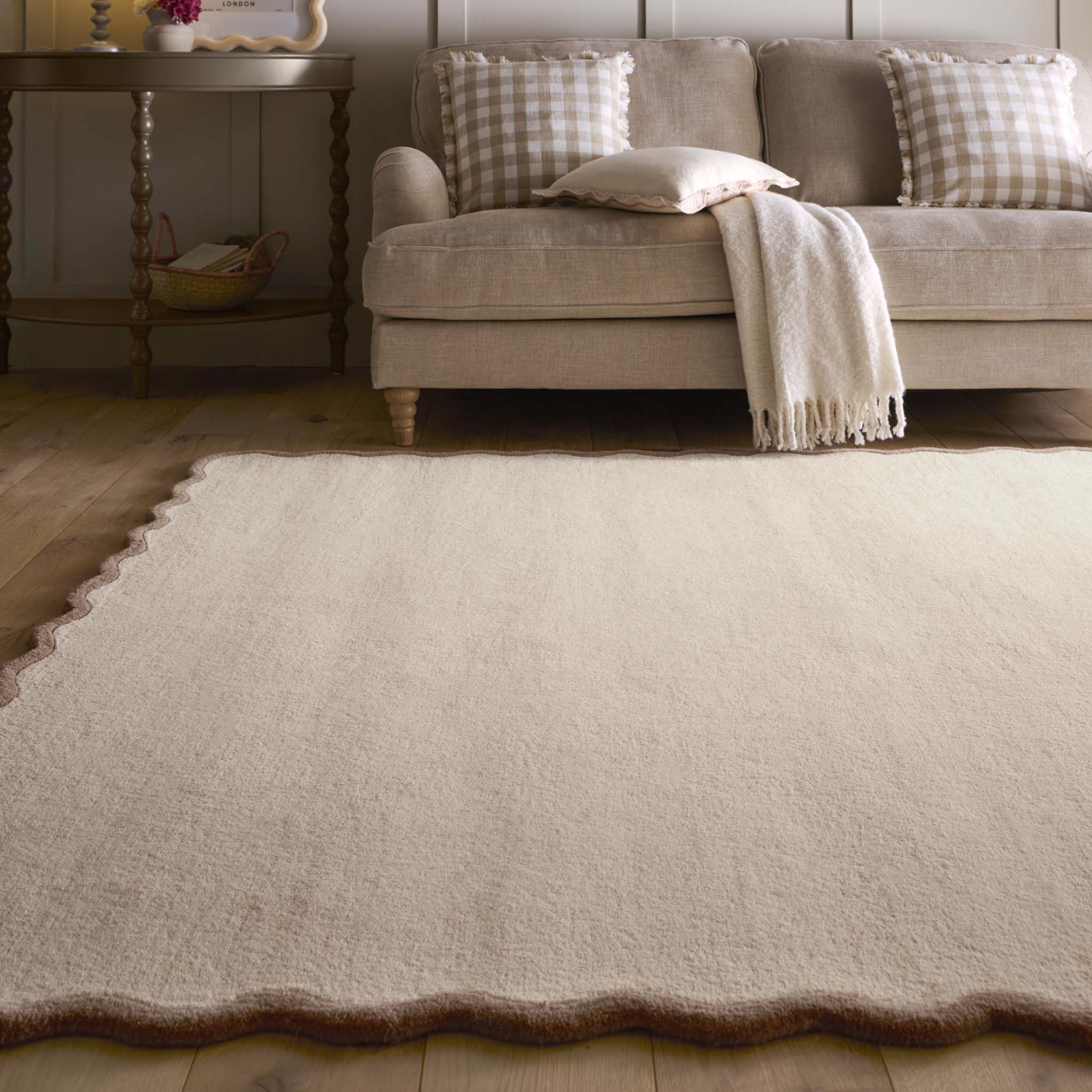 Scalloped Elsie Rug Natural/Brown - Image 2